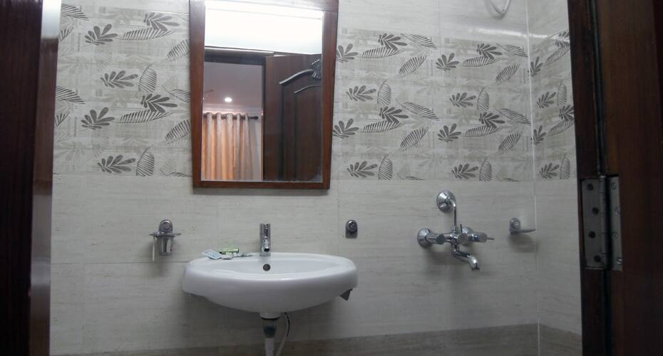 Hotel Midland, Raipur 3